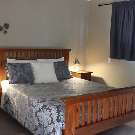 Blue Thistle Cottages Te Anau Kültér fotó