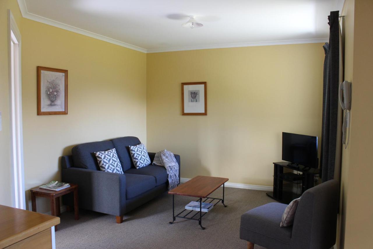 Blue Thistle Cottages Te Anau Kültér fotó