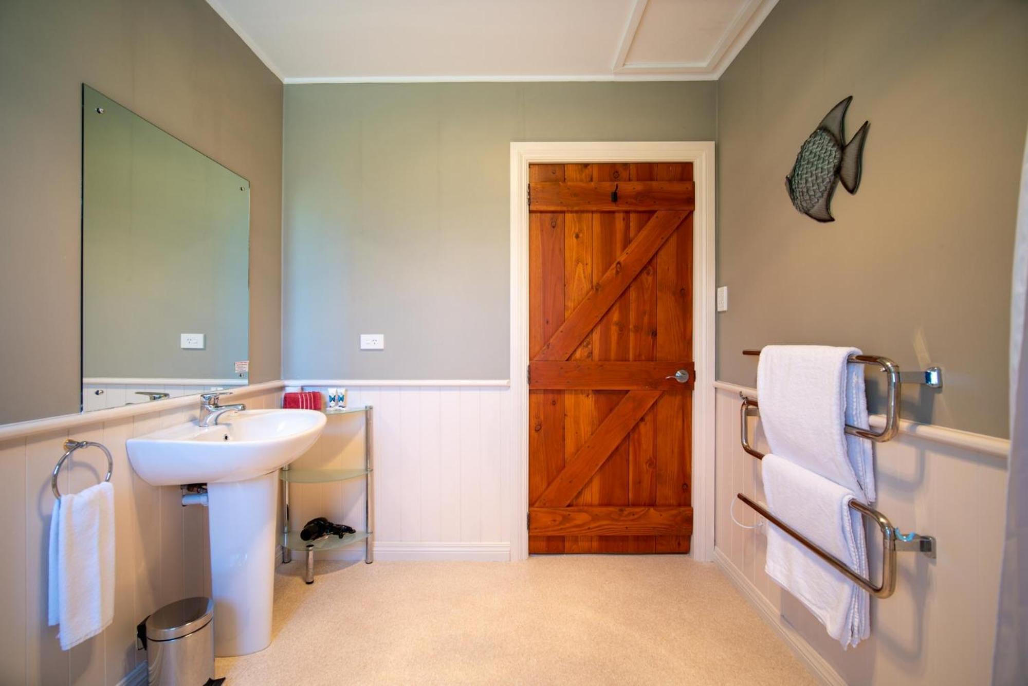 Blue Thistle Cottages Te Anau Szoba fotó